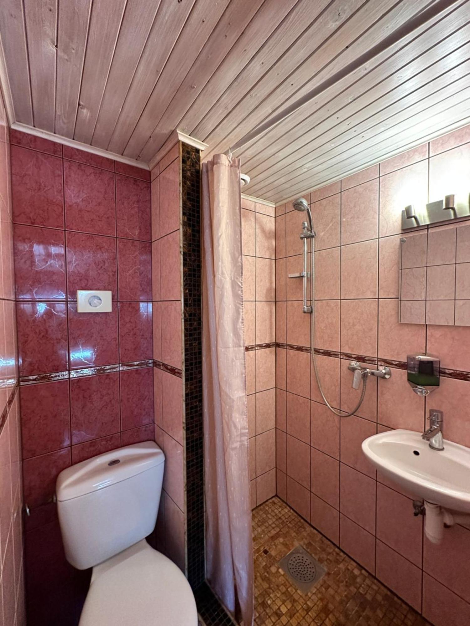 Guesthouse Maenniku 페르누 외부 사진