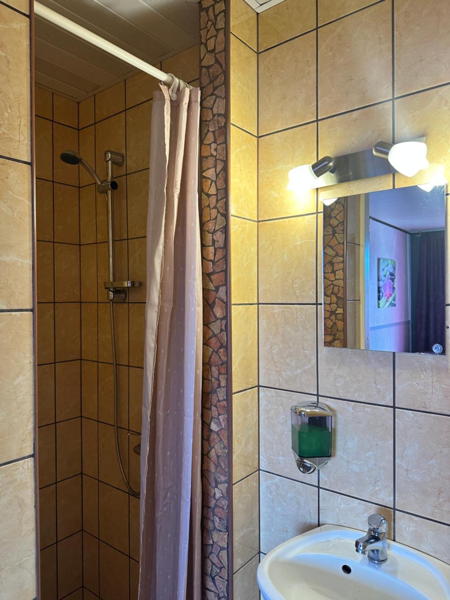 Guesthouse Maenniku 페르누 외부 사진