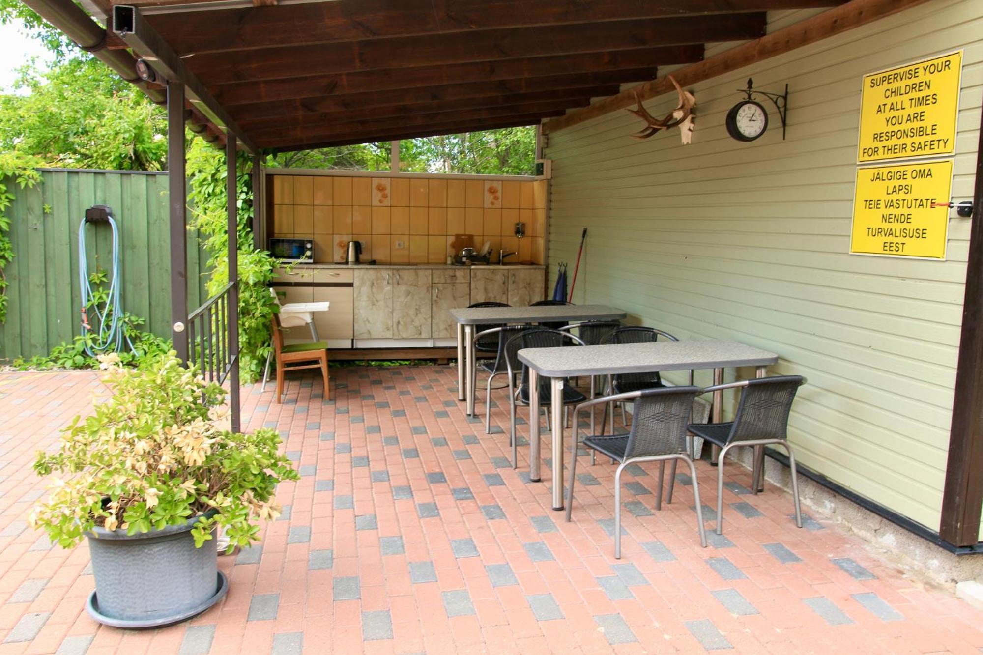 Guesthouse Maenniku 페르누 외부 사진